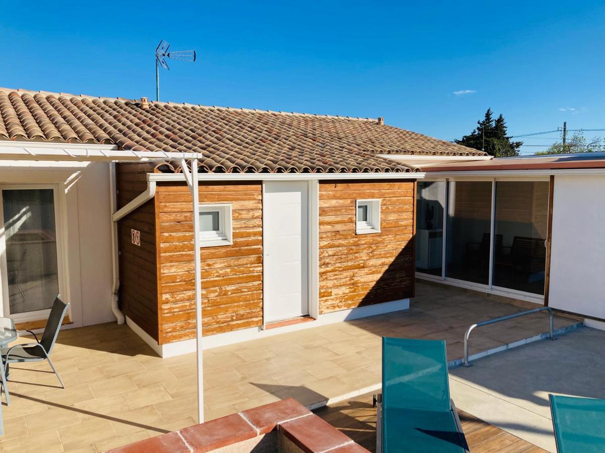 Gite Blanco Y Madera Narbona Esterno foto