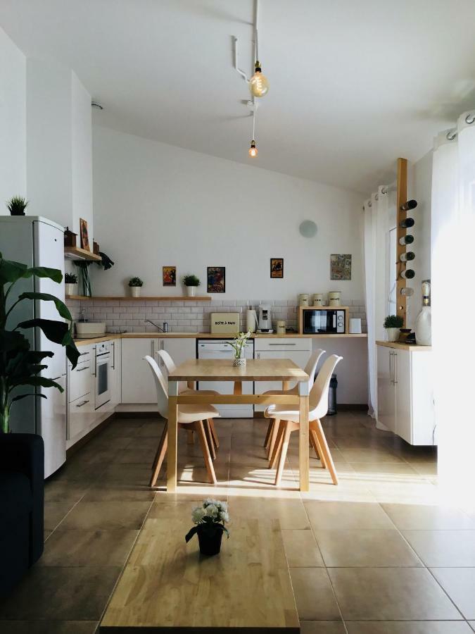 Gite Blanco Y Madera Narbona Esterno foto